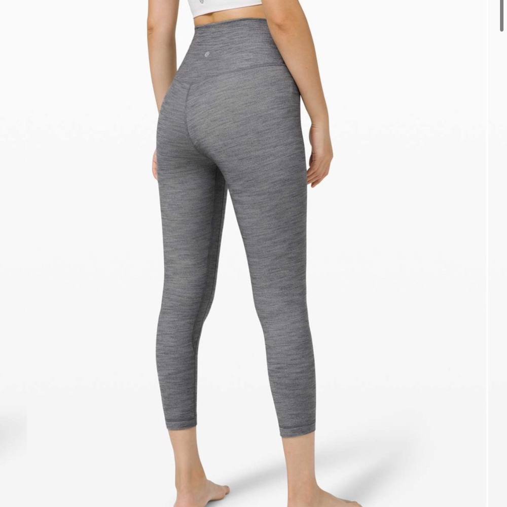 Lululemon Align Crop *21"
Mini Heathered Herringbone Heathered Black White